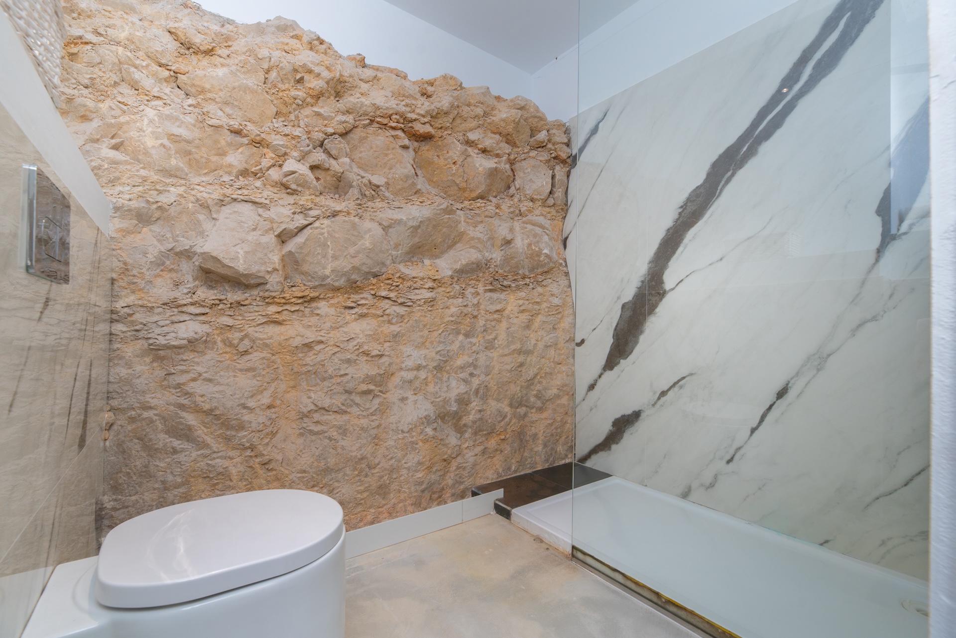 Resa Estate Ibiza for sale townhouse cala Carbo es Vedra bathroom 2.jpg